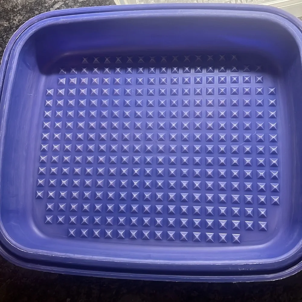 COPY - Large vintage marinator by Tupperware. Blue and white. Preloved. 11x10.